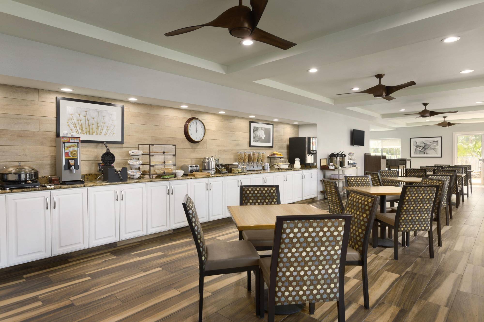 Surestay Plus Hotel By Best Western Vero Beach Exterior foto